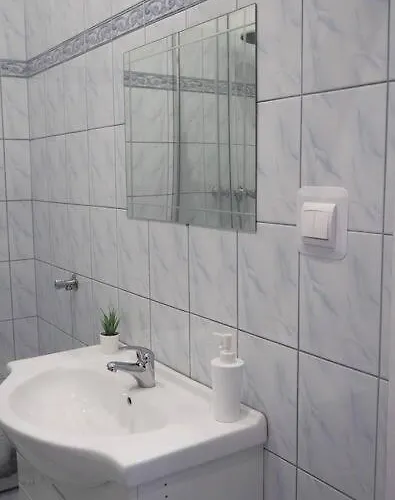 Old Town Apartment *